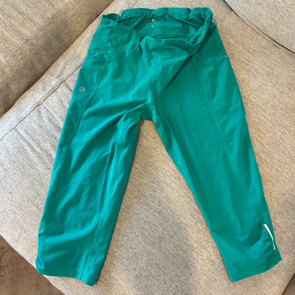 Athleta Vibrant Green Legging Capri